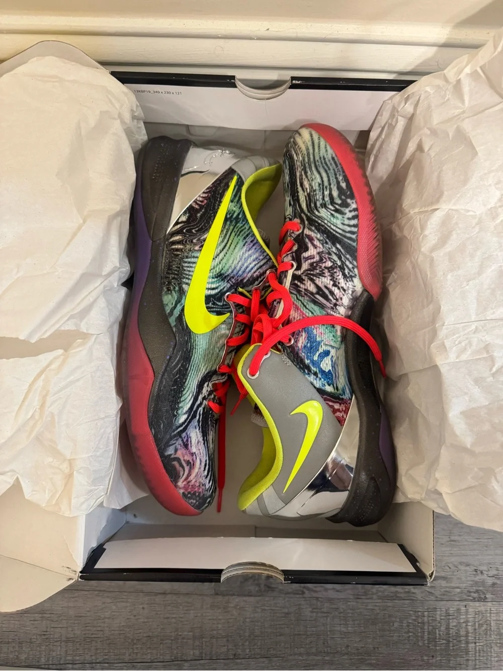 Nike Kobe 8 System Prelude Men’s Low Top Basketball Sneakers with Neon Accent